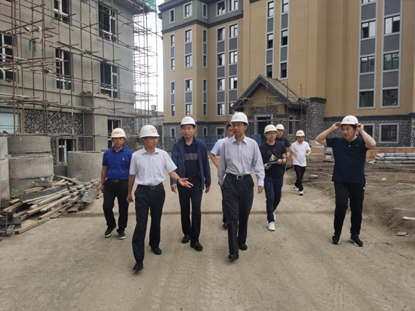 1长白山管委会向导视察suncitygroup太阳集团·山河府项目_副本.png
