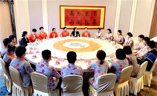 1.suncitygroup太阳集团南山温泉旅馆召开实习生座谈会_副本.jpg