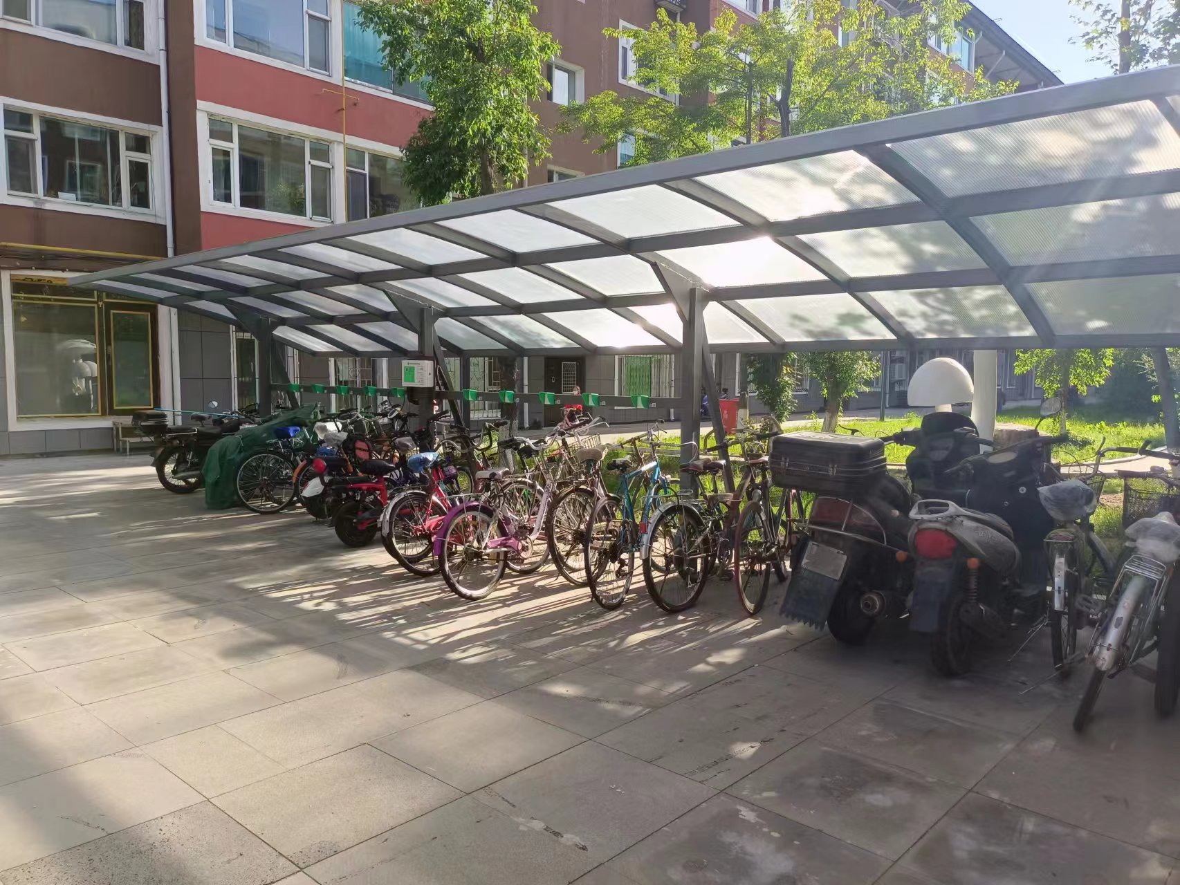 14. 服务集团敦化公司周全举行充电桩装置事情.jpg