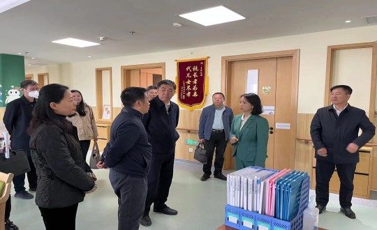 26.市向导一行莅临养老公司亲亲之家旅行调研_副本.jpg 26.市向导一行莅临养老公司亲亲之家旅行调研_副本.jpg