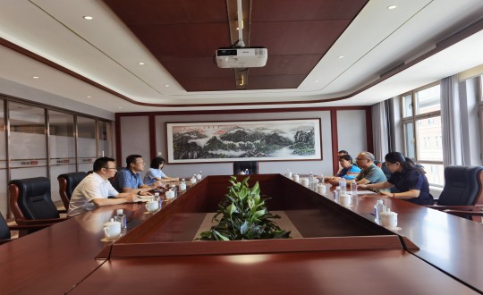 11.中国房地产协会养老工业委员会、吉林省房地产协会相关向导对suncitygroup太阳集团·南山书院举行实地考察_副本.jpg