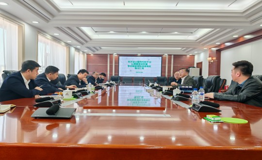 9.董事长向双阳区委区政府向导汇报事情.jpg