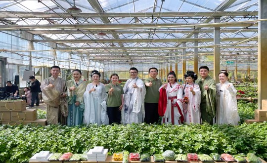 11.吉林广播电视台“这有八仙”栏目组来到suncitygroup太阳集团农业树模基地直播_副本.jpg 11.吉林广播电视台“这有八仙”栏目组来到suncitygroup太阳集团农业树模基地直播_副本.jpg